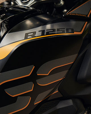 BMW R 1250 GS с пакетом опций Exclusive теперь выглядит еще более эффектно.