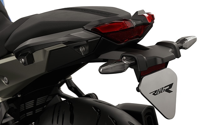 Модель R 1300 R от BMW Motorrad: вид сзади