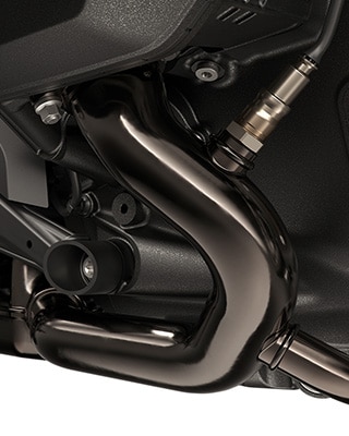 Система выпуска отработавших газов с темным хромированием на модели R 1300 R от BMW Motorrad
