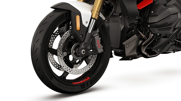 Вариант дизайна колес на модели R 1300 R от BMW Motorrad