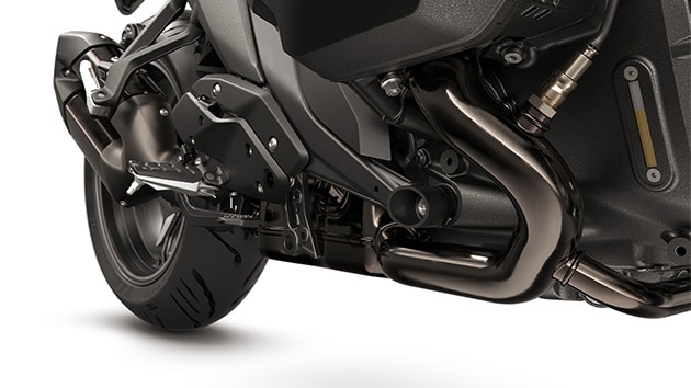 Система выпуска отработавших газов с темным хромированием на модели R 1300 R от BMW Motorrad