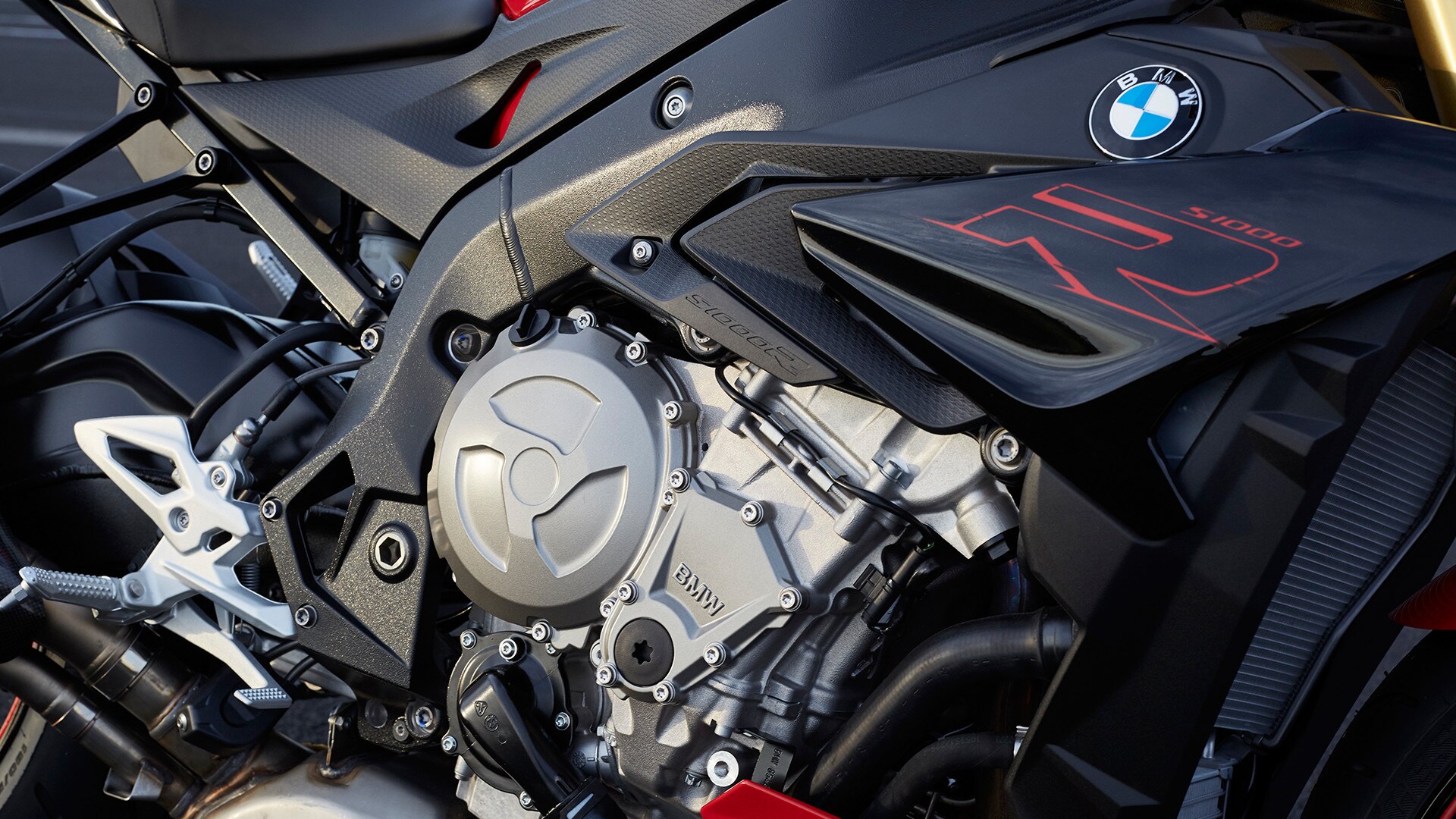 Уменьшенная боковая обшивка S 1000 R