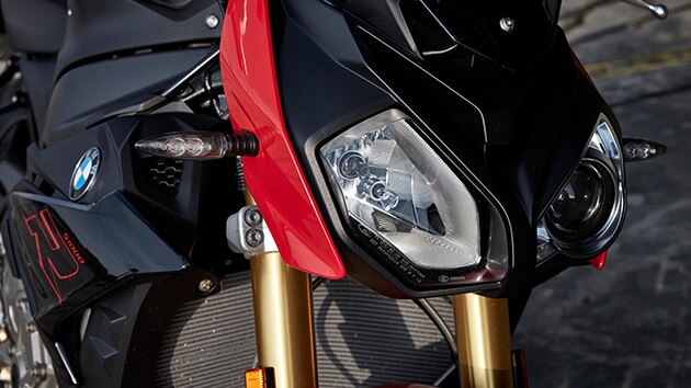 Отличительная передняя часть S 1000 R