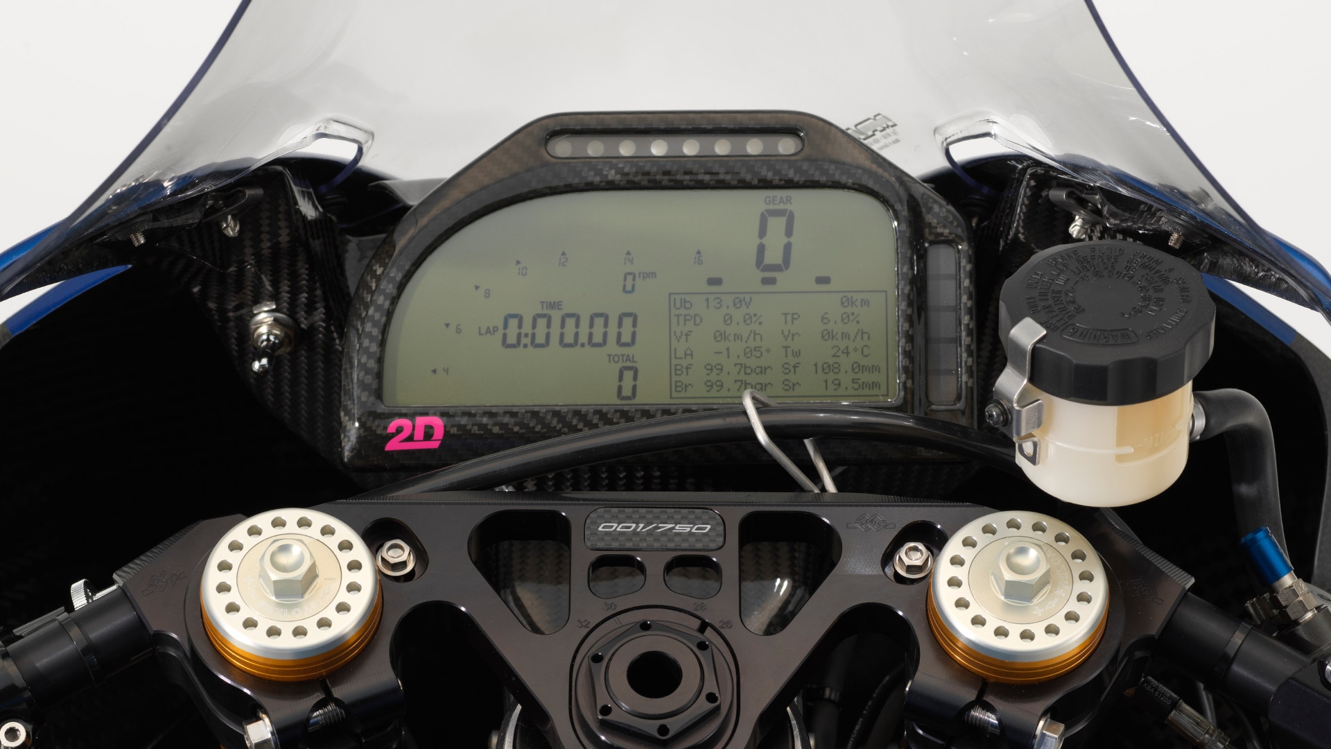 Плоская панель приборов на HP4 Race