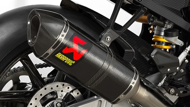 Прочная титановая выхлопная система HP4 Race от Akrapovič