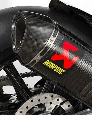Прочная титановая выхлопная система HP4 Race от Akrapovič