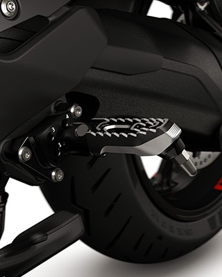Регулируемая система упоров для ног водителя на модели R 1300 RS от BMW Motorrad