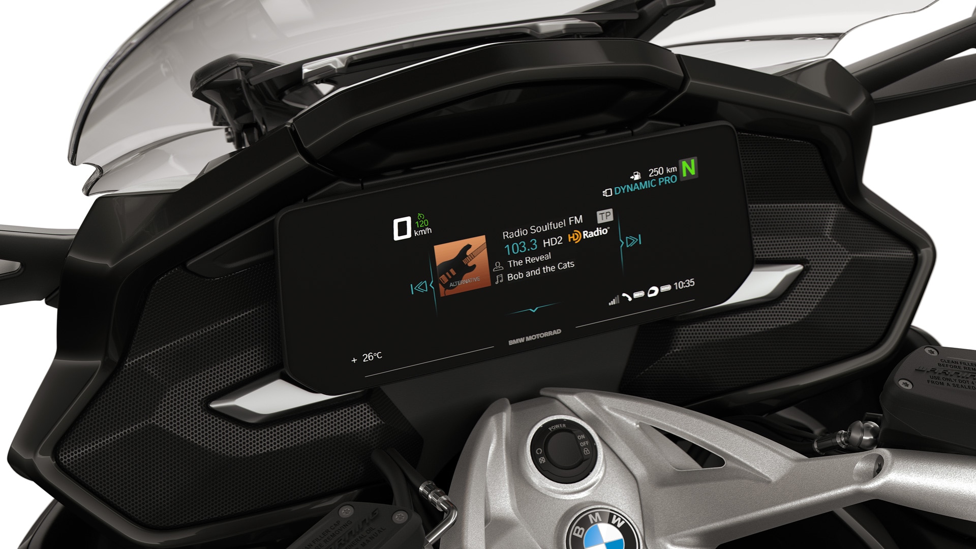 В центре внимания — TFT-дисплей и динамики K 1600 GT.