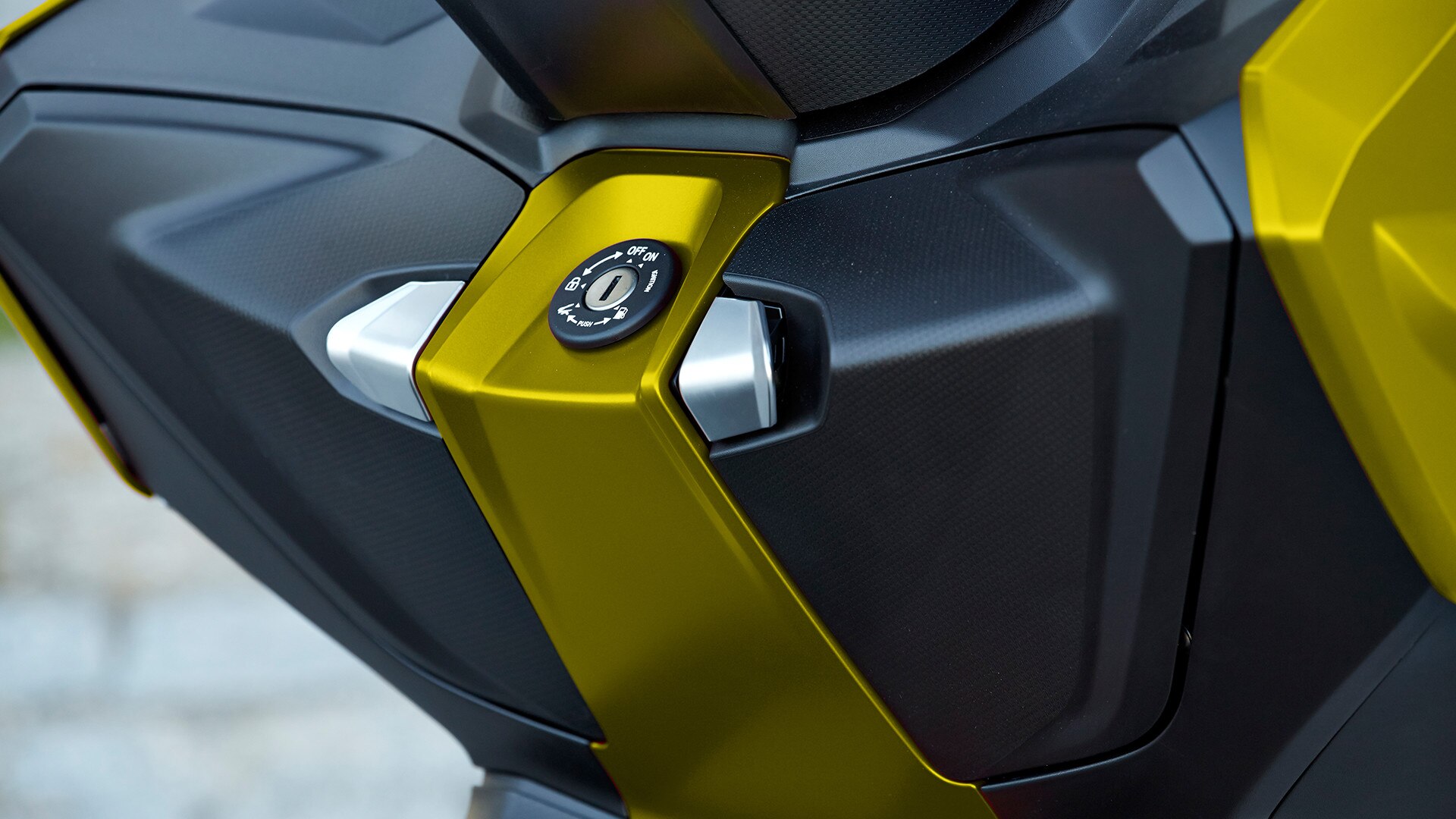 Высококачественные поверхности C 650 Sport