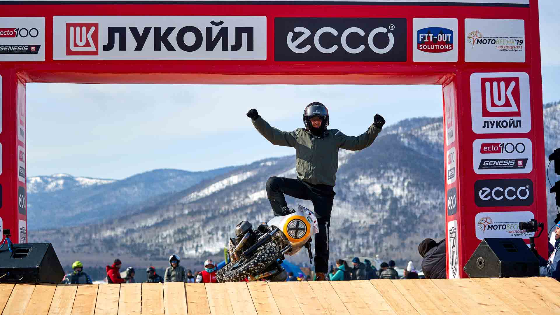 Финал участников "Байкальской мили" с BMW Motorrad.